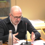 El Parlamento aprueba por unanimidad una iniciativa del PSOE para elaborar un inventario de edificios públicos con posible presencia de amianto